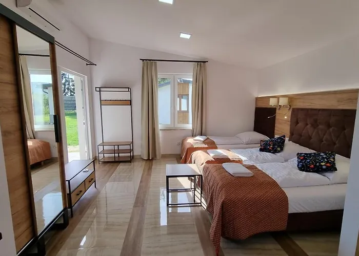 شقة Lubiana Resort *